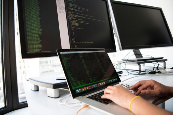 阿里入局AI眼鏡混戰！夸克AI眼鏡開啟預售