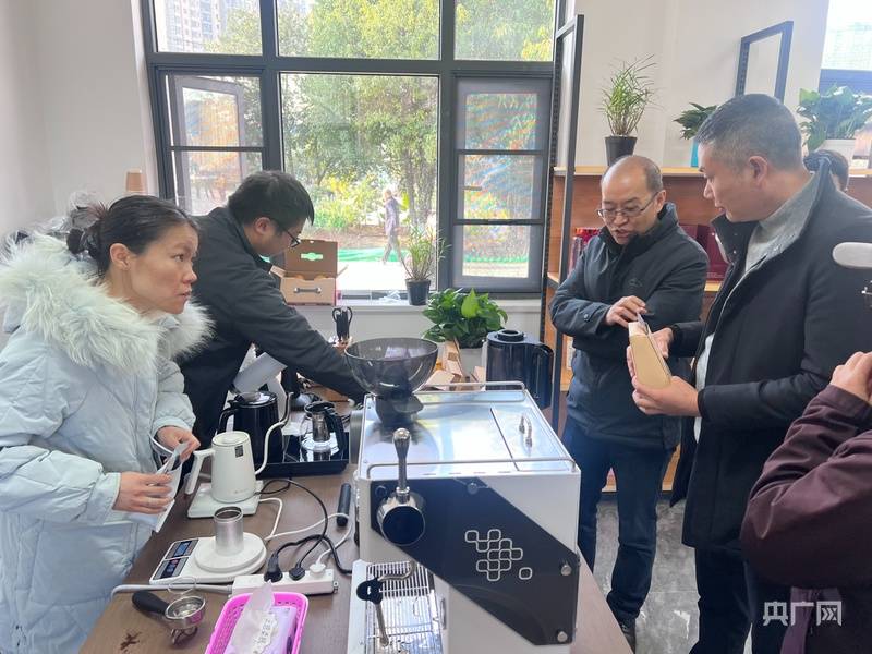 雲南加工花卉產業再添科創引擎，雲南農科院花卉所加工花卉研究中心在昆明揭牌成立