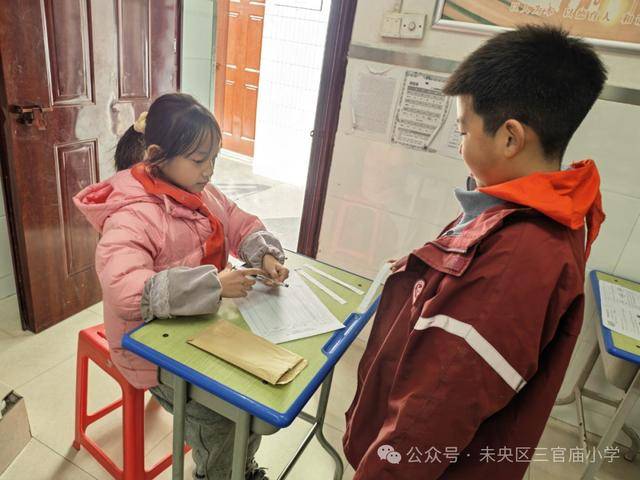 詩詞闖關展風采 少年摘得