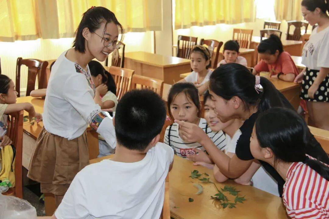 “替英雄同學盡孝”，大學生們堅持了15年