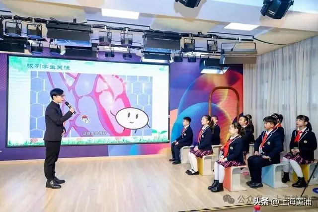 这所小学的同学，给黄浦文旅设计了一本台历！